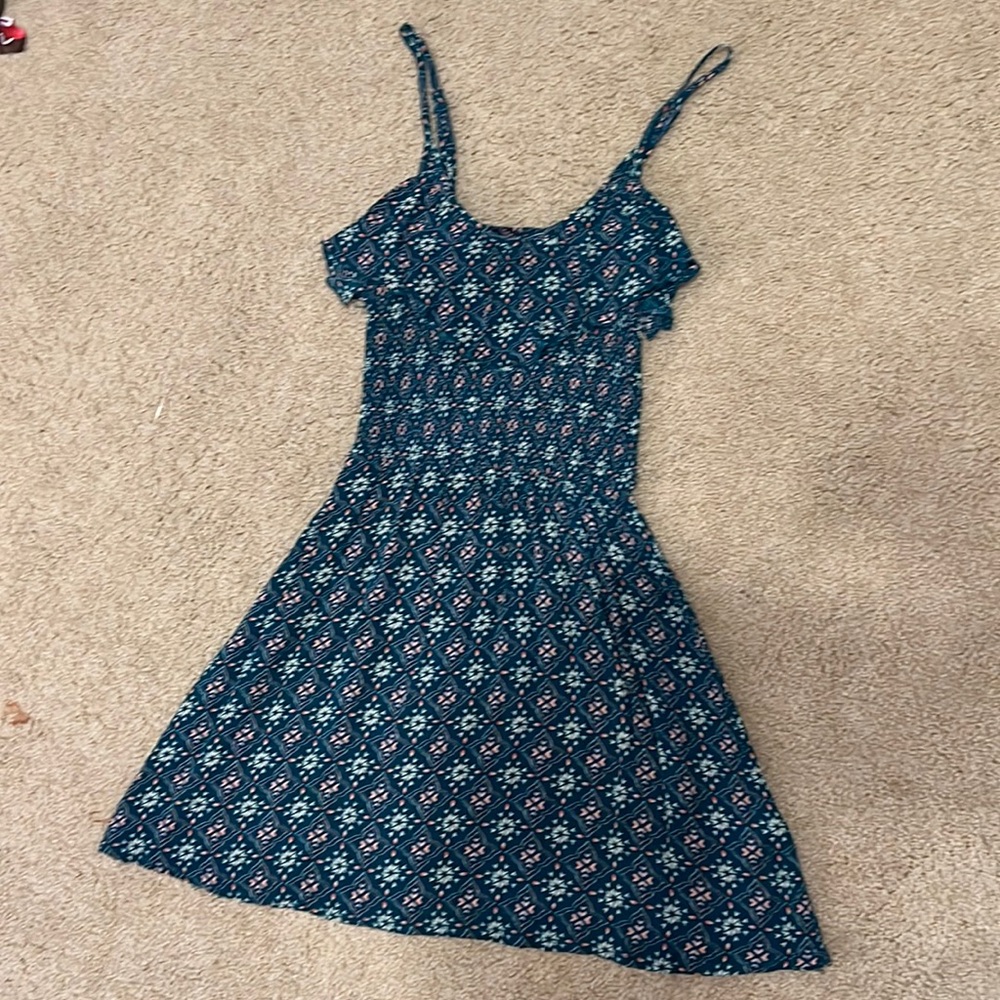 Aeropostale, like new, XS, wore the dress a few times but it’s a tad small now.